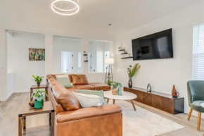 Seasonal Pool, Balcony Quiet and Cozy Aurora Condo!